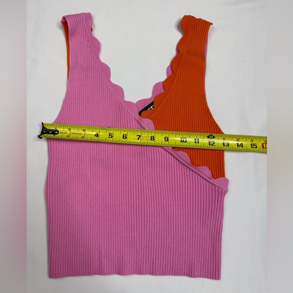 Colorblock Scalloped Ribbed Tank Top - Picture 8 of 12